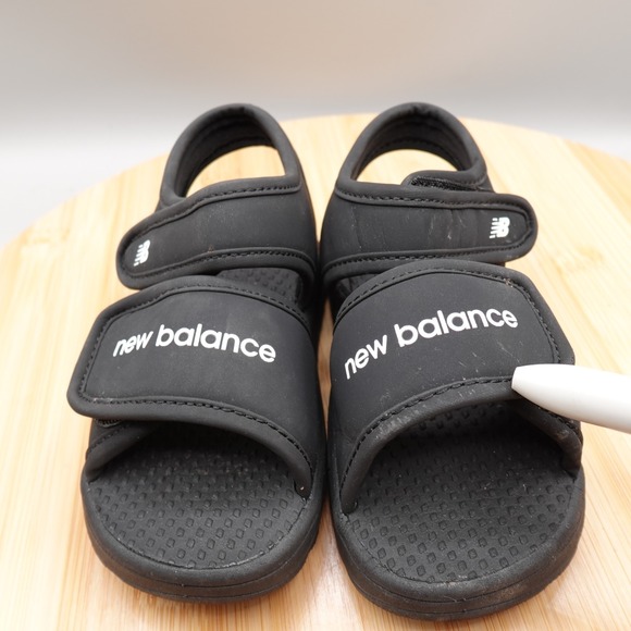 New Balance V2 Toddler Sandal Size 8 Black Ripstop Comfort - Picture 2 of 8